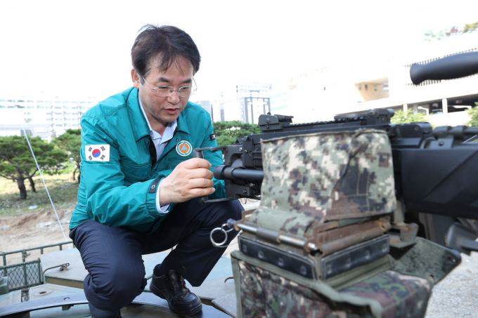 이동환 고양시장이 19일 백석업무빌딩 야외전시장에서 개최된 '시민 안보·안전체험'행사에 참석했다. /사진제공=고양시