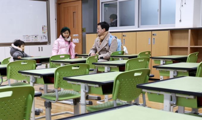 부산 남구 한 중학교에서 일제강점기를 미화하는 영상 교육을 진행해 징계를 받았다. 사진은 한 초등학교 교실 전경. /사진=뉴시스