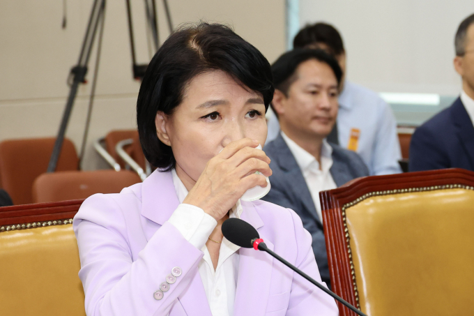 헌법재판소가 다음달에 이진숙 방송통신위원장 탄핵 여부 관련 심판 절차를 시작한다고 알렸다. 사진은 이 방통위원장이 지난 14일 서울 여의도 국회에서 열린 과학기술정보방송통신위원회 전체회의 불법적 방문진 이사 선임 등 방송장악 관련 2차 청문회에 참석한 모습. /사진=뉴시스