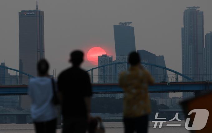 [사진] 오늘밤도 열대야