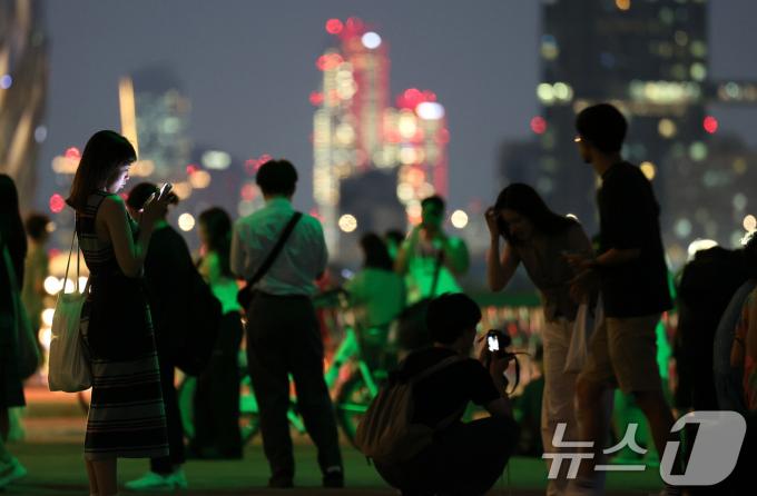 [사진] 밤에도 '이글이글'