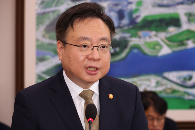 조규홍 보건복지부 장관이 앞으로 전공의 추가 모집은 하지 않을 계획이라고 전했다. 사진은  조 장관이 지난 16일 서울 여의도 국회에서 열린 교육위원회 의학교육소위원회 의대 정원 증원에 따른 의과대학 교육 점검 연석 청문회에서 업무보고를 하는 모습. /사진=뉴시스