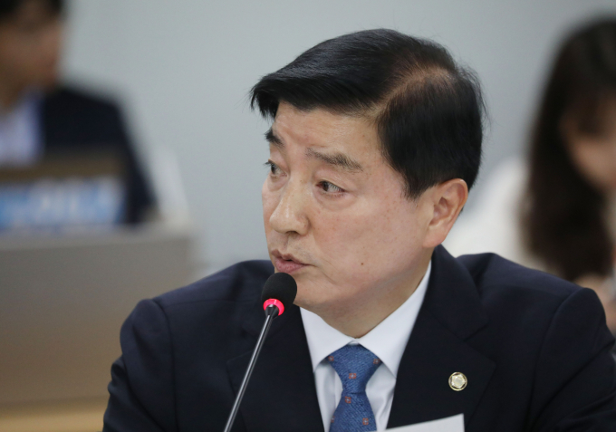 20일 진행 예정이던 국민의힘과 더불어민주당의 양당 대표 실무협의가 무산됐다. 사진은  이해식 민주당 당대표 비서실장이 지난해 10월17일 경기 수원시 영통구 경기도청에서 열린 국회 행정안전위원회의 경기도 국정감사에서 질의하는 모습. /사진=뉴스1 