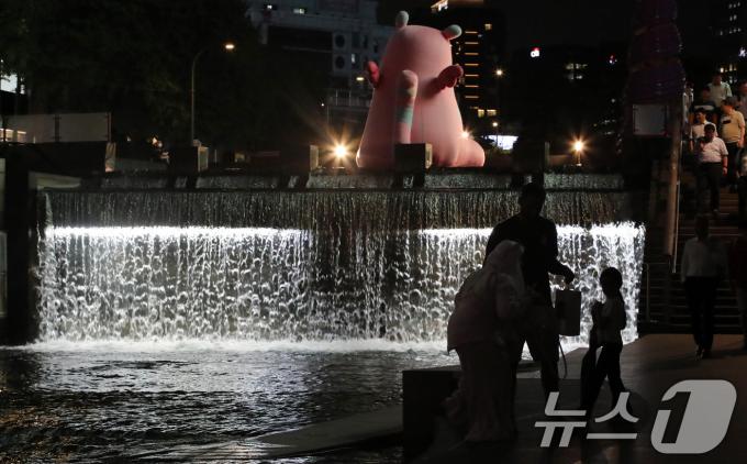 [사진] 끝나지 않는 역대최장 열대야