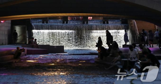 [사진] 서울에 이어지는 역대최장 열대야