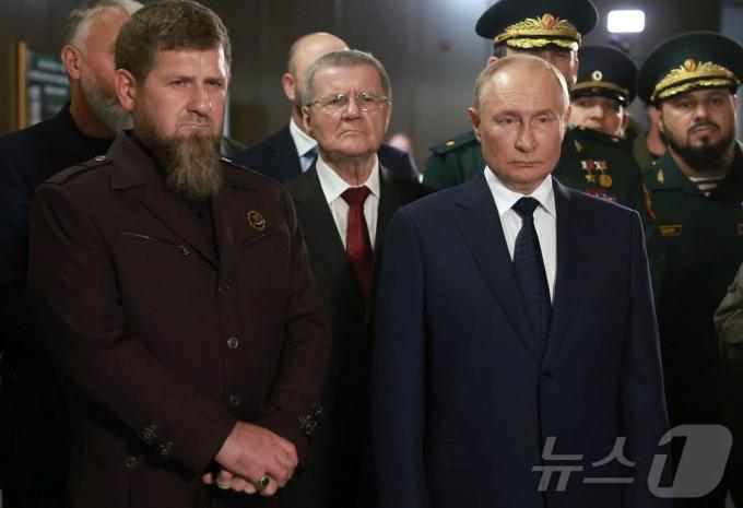 [사진] 러시아 특수 부대 훈련센터 찾은 푸틴과 체첸 수장