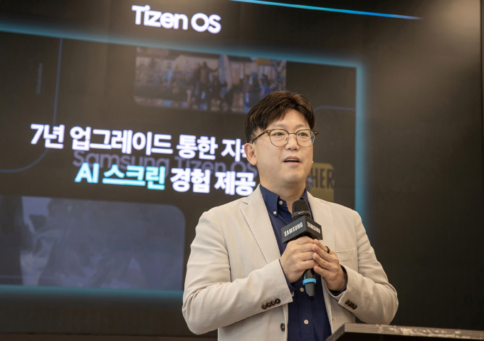 삼성전자 수원사업장 디지털연구소에서 삼성전자 영상디스플레이사업부 용석우 사장이 'AI 스크린'에 대해 설명하고 있다. / 사진=삼성전자