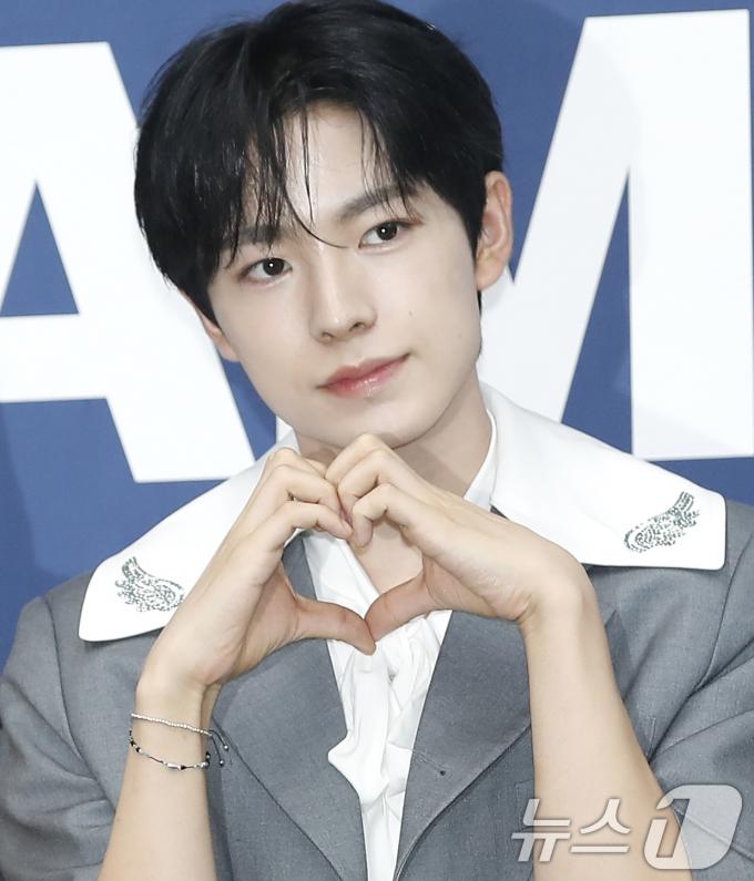[사진] NCT 위시 유우시, 하트 요정