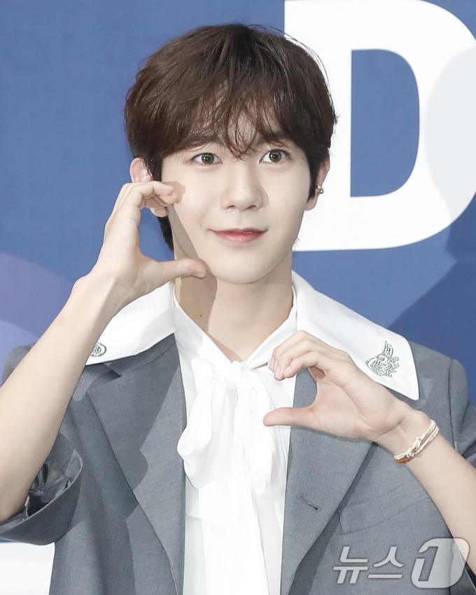 [사진] NCT 위시 료, 볼하트 뿅