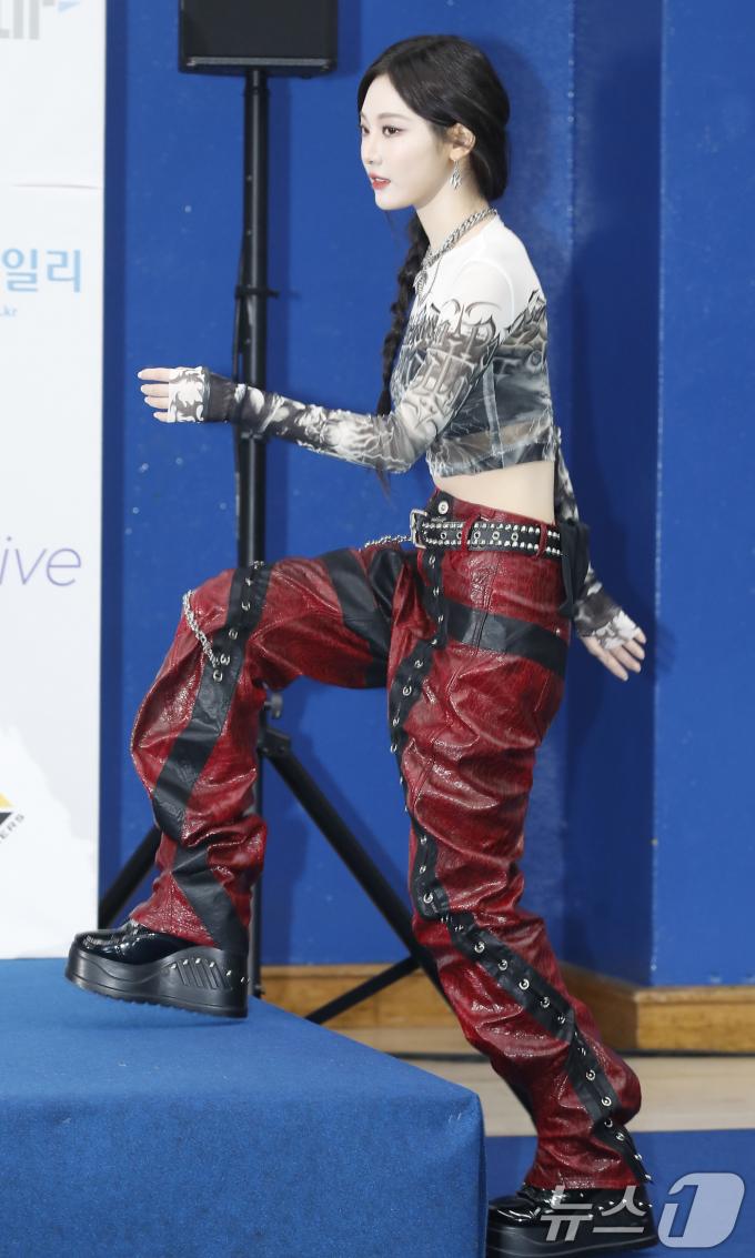 [사진] 닝닝, 한줌 개미허리