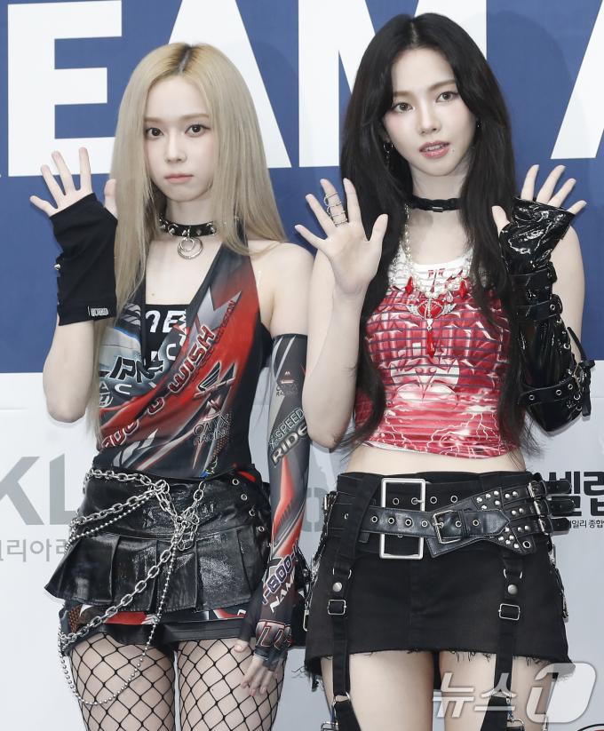 [사진] 윈터·카리나, SM 대표 요정