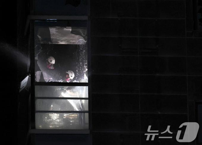 [사진] 실종자 수색중