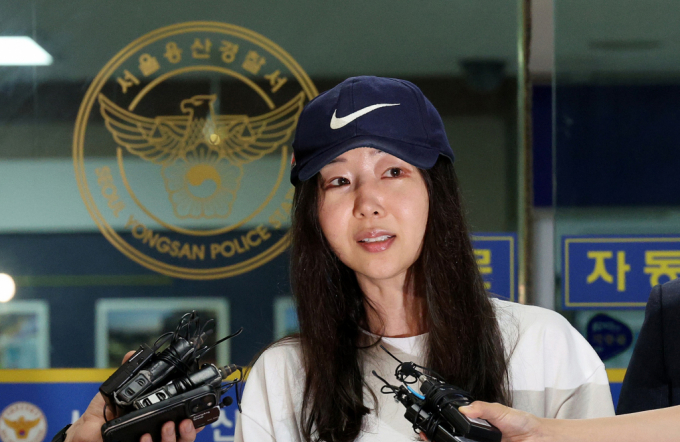 민희진이 근로기준법 및 개인정보보호법위반 혐의, 허위사실 유포 혐의 등으로 피소됐다. 사진은 지난달 하이브 배임 혐의 관련 첫 경찰 조사를 마치고 인터뷰하는 민희진. /사진=뉴스1