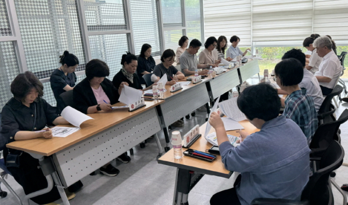 광주광역시가 22일 신종 코로나바이러스 감염증 유행에 대응해 '지역의료(민‧관) 협의체' 회의를 열고 있다./사진=광주시