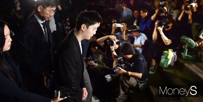 [머니S픽] 경찰 출석, BTS 슈가 