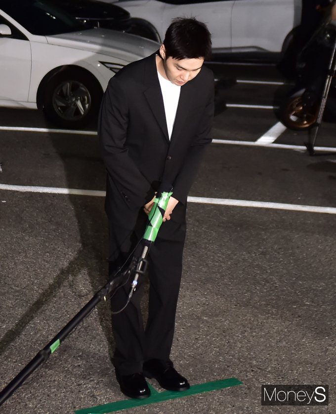 [머니S포토] BTS 슈가, 결국 포토라인에서 대국민 사과