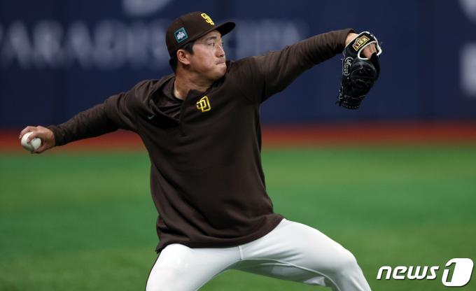 샌디에이고 파드리스 고우석이 미국프로야구(MLB) 공식 개막시리즈를 하루 앞둔 19일 오전 서울 고척스카이돔에서 훈련을 하고 있다. 2024.3.19/뉴스1 ⓒ News1 박정호 기자