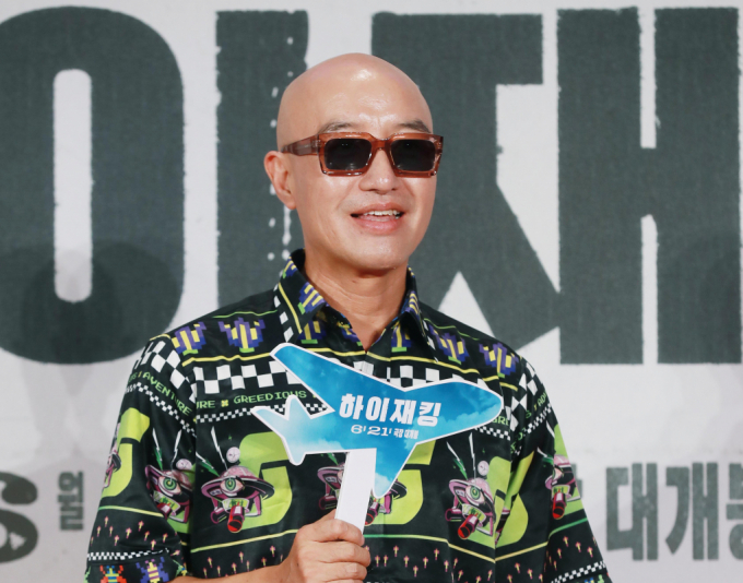 연기자 홍석천이 엠폭스(MPOX·원숭이 두창) 주의를 당부했다. 사진은 지난 6월 영화 해이재킹 VIP 시사회에 참석한 홍석천. /사진=스타뉴스