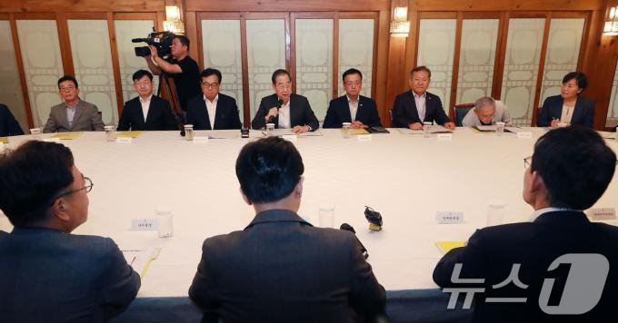 [사진] 모두 발언하는 한덕수 총리