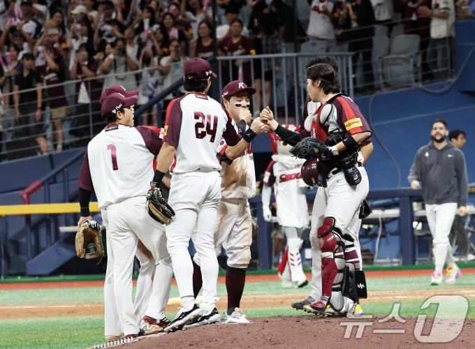 [사진] '멀티히트' 키움, LG에 6-4승리