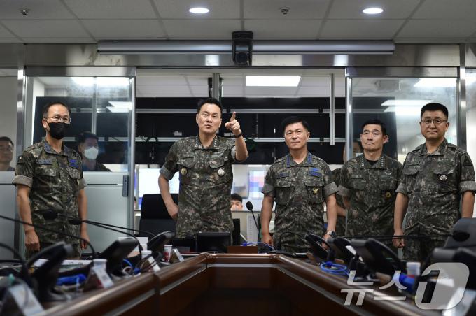 [사진] UFS 연습 상황 점검하는 김명수 합참의장