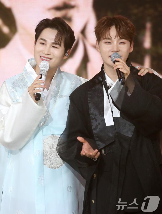 [사진] 김희재·박서진, 멋짐 두배