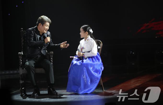 [사진] 진성·이수연, 훈훈한 무대