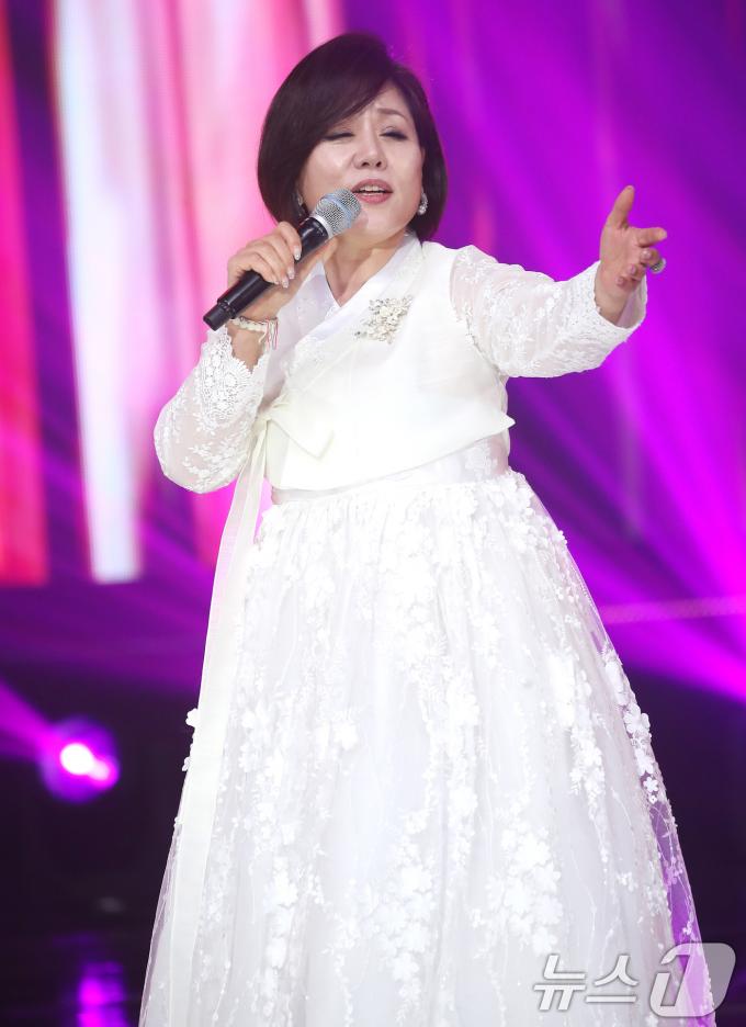 [사진] 한혜진, 관객 압도하는 무대