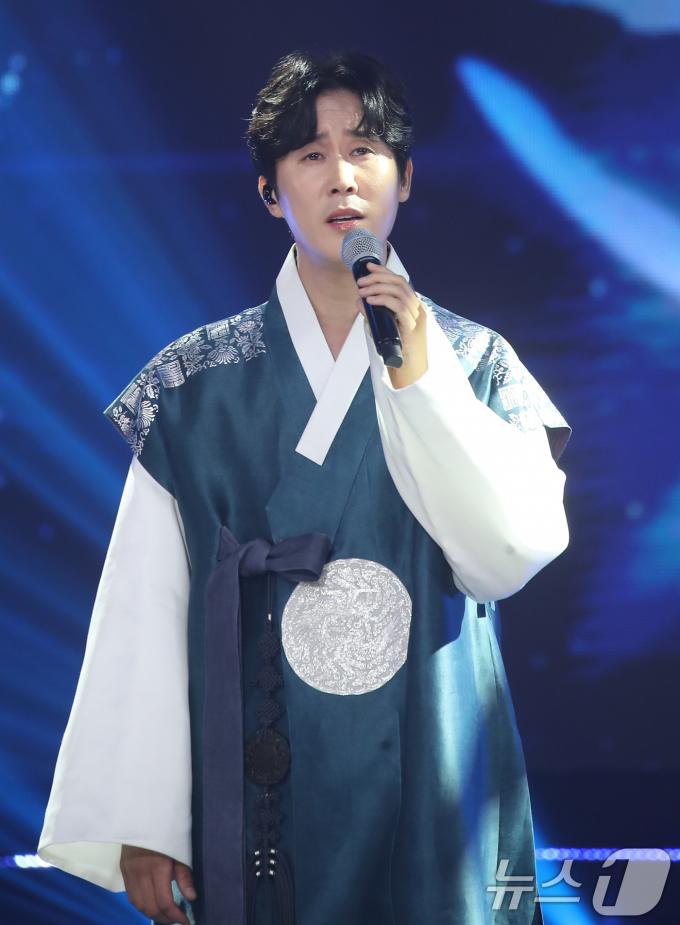 [사진] 신유 '우리 엄마'