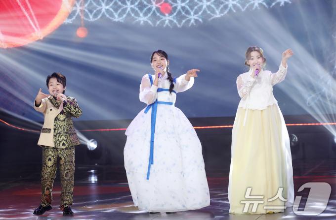 [사진] 황민호·김태연·오유진, 트롯 꿈나무들의 한 무대