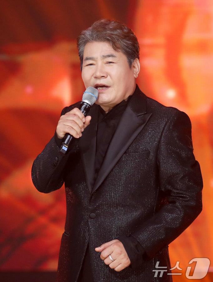 [사진] 진성, 트롯 거성