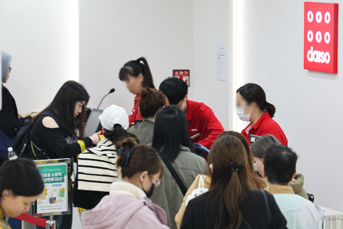 다이소몰 앱 사용자 수가 269만명으로 역대 최대를 기록했다. 사진은 지난해 서울 소재 다이소 매장 모습. /사진=뉴시스