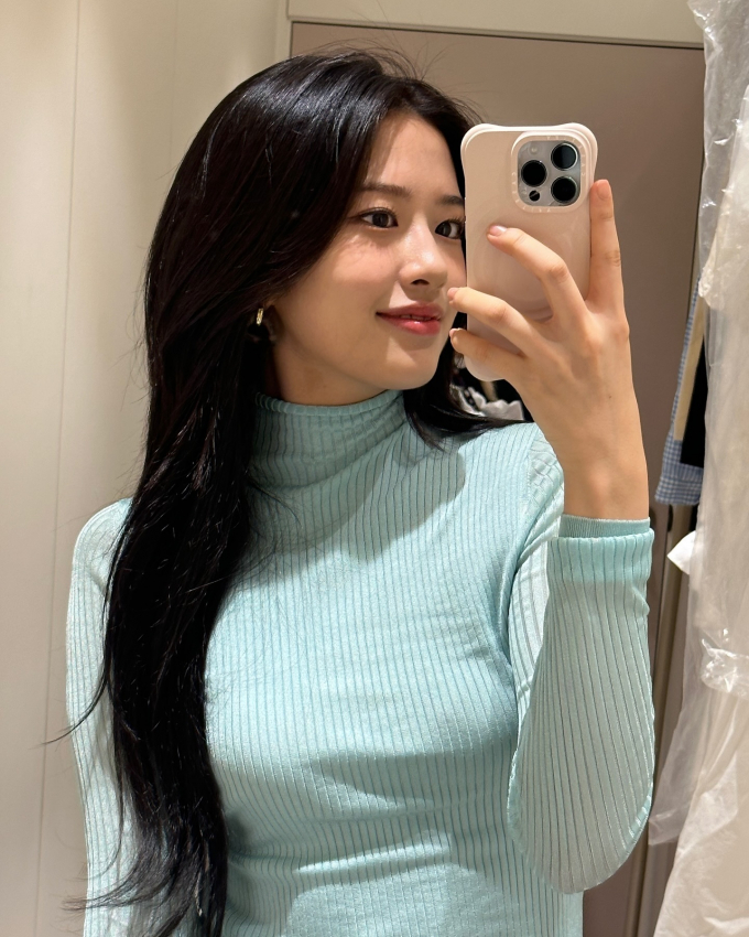 사진=안유진 인스타그램