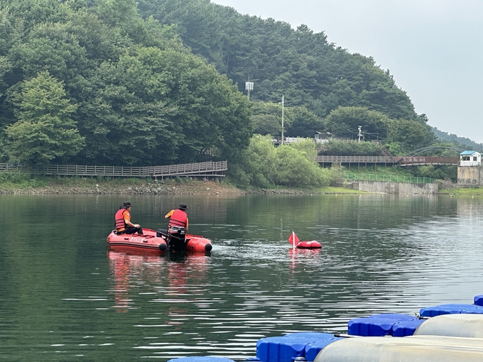 파주도시관광공사는 지난 26일 마장호수에서 수난사고 대비 구조훈련을 실시했다. / 사진제공=파주도시관광공사 