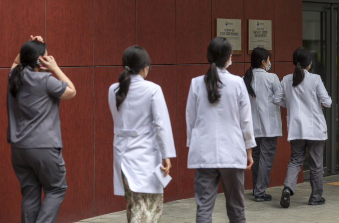 한 지자체 공공병원이 간호사, 임상병리사, 작업치료사 등을 채용하는 과정에서 비정규직 경력을 빼고 호봉을 책정하자 국가인권위원회가 시정을 권고했다. 사진은 한 병원의 내부 모습. /사진=뉴시스 