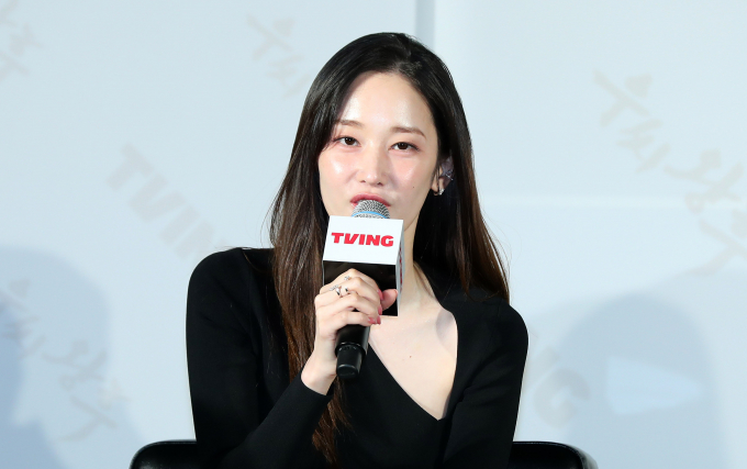 배우 전종서가 학창시절 학교 폭력을 저질렀다는 의혹을 재차 부인했다. 사진은 27일 서울 용산구 CGV 아이파크몰에서 열린 티빙 오리지널 시리즈 '우씨왕후' 제작발표회에 참석한 배우 전종서. /사진=뉴시스