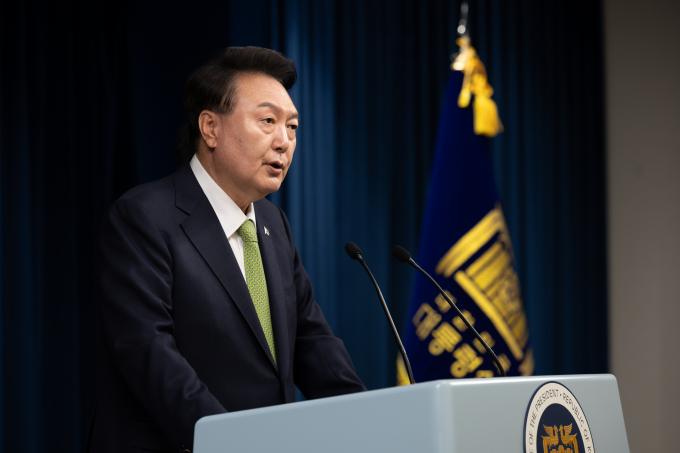 윤석열 대통령이 오는 29일 국정브리핑을 겸한 기자회견을 진행한다. 사진은 윤 대통령이 지난 6월3일 서울 용산 대통령실 브리핑룸에서 첫 국정브리핑을 하는 모습. /사진=뉴시스(대통령실 제공)