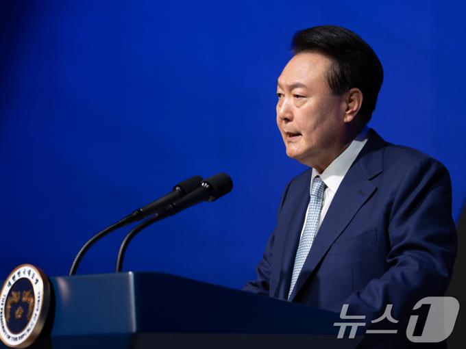 [사진] 윤석열 대통령, 문화미래리포트 축사