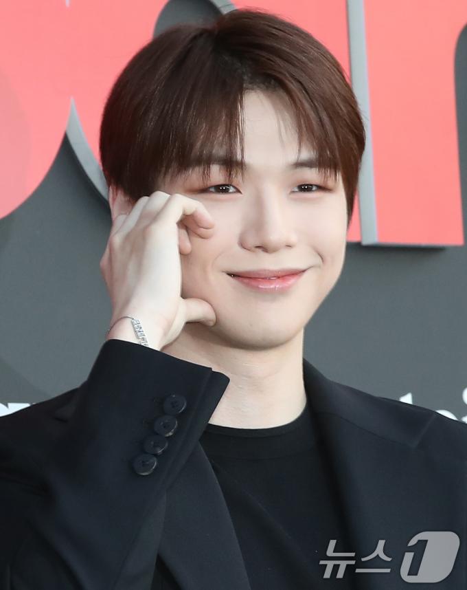 [사진] 강다니엘, 달콤한 떨림