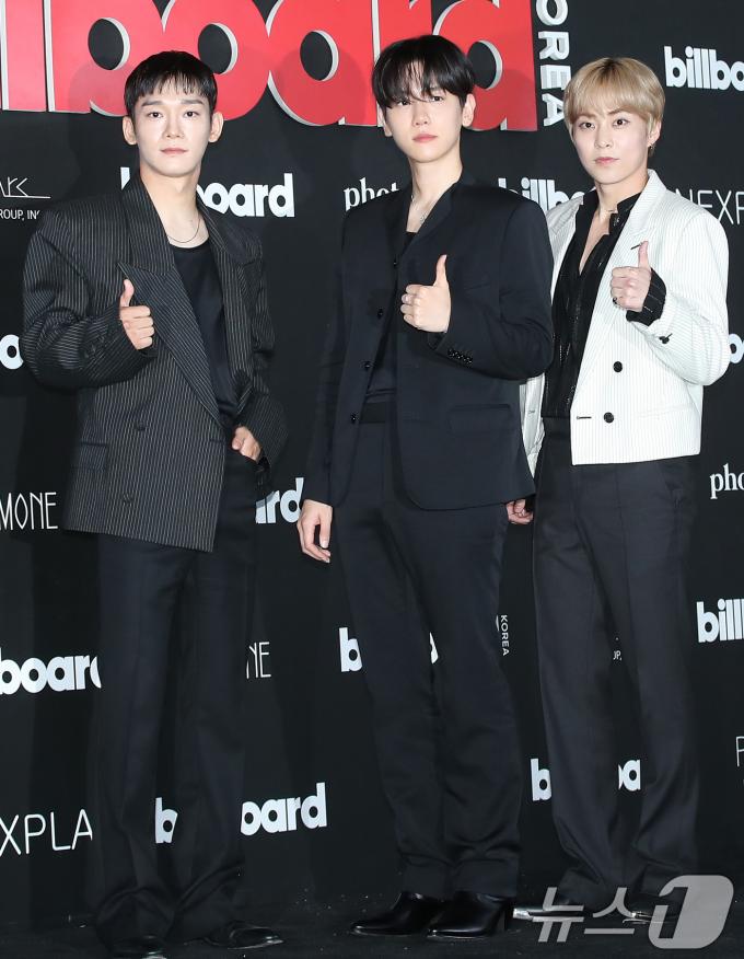 [사진] 엑소 첸백시, 엄지척