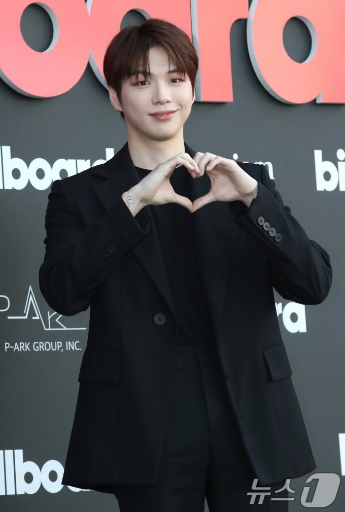 [사진] 강다니엘, Billboard K POWER 100 행시 참석