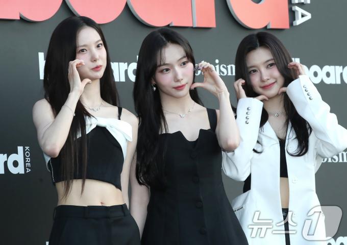 [사진] 케플러, 설렘 볼 하트