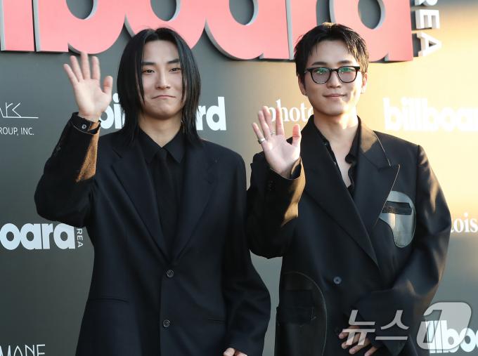 [사진] 빌보드 케이 파워 100 행사 찾은 웨이브 투 어스