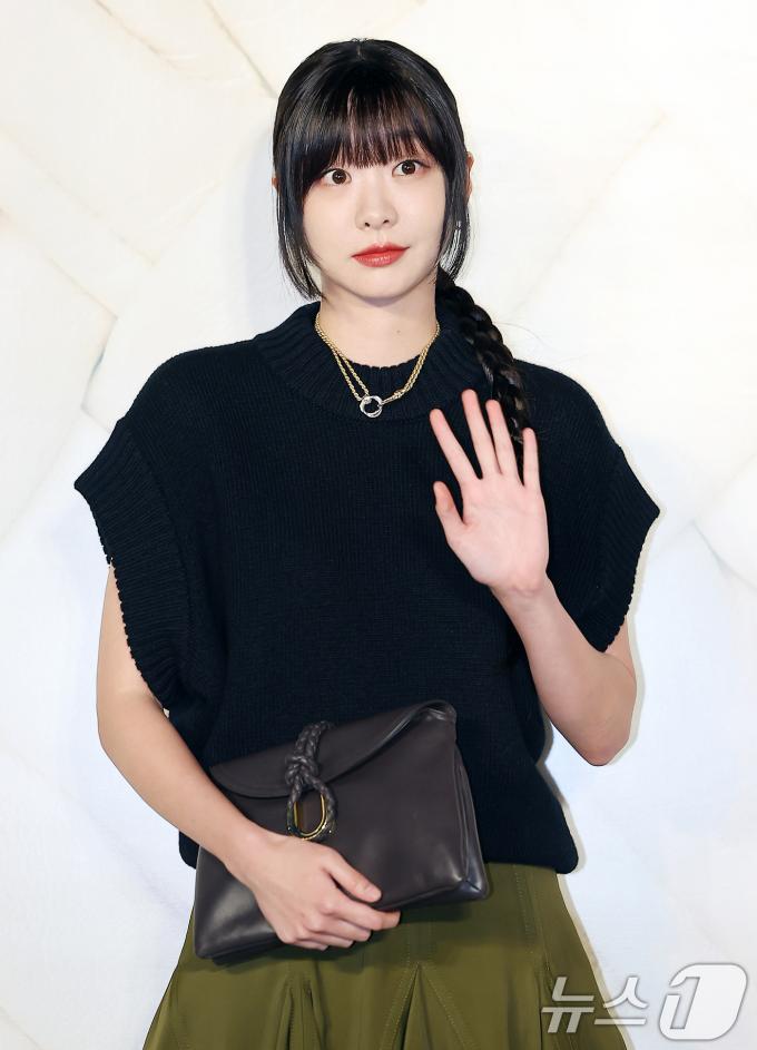 [사진] 김다미, 유혹의 레드립