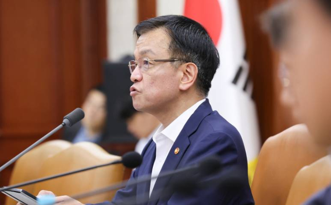 최상목 경제부총리 겸 기획재정부 장관이 28일 서울 종로구 정부서울청사에서 열린 경제관계장관회의에서 모두발언을 하고 있다./사진=뉴스1