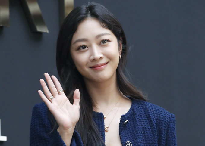 배우 조보아가 비연예인 연인과 비공개 결혼식을 올린다. 사진은 지난달 서울 성동구 엔더슨씨 성수에서 열린 명품 브랜드 팝업 포토월 행사에 참석한 배우 조보아. /사진=뉴스1