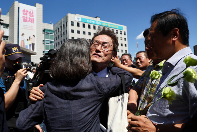 서울시교육청이 권한대행 체제로 전환했다. 사진은  조희연 서울시교육감이 29일 오후 서울 종로구 서울시교육청에서 입장발표 기자회견을 마친 후 교육청을 나서고 있다. /사진=뉴시스