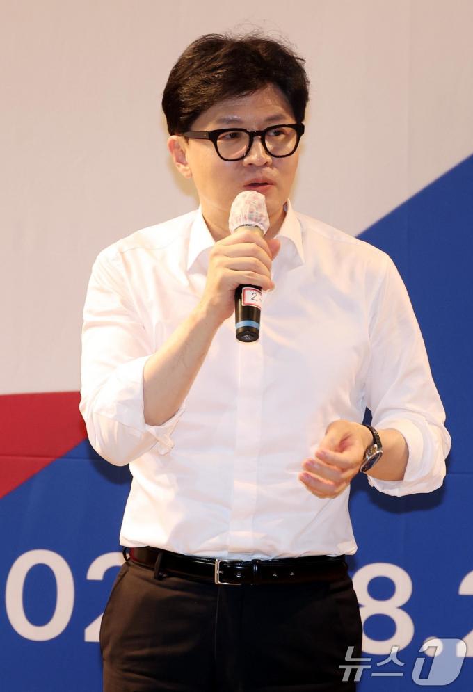 [사진] 만찬 인사말 하는 한동훈 대표