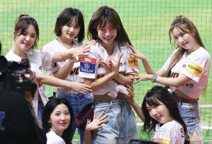 [사진] 고척돔 뜬 미미로즈