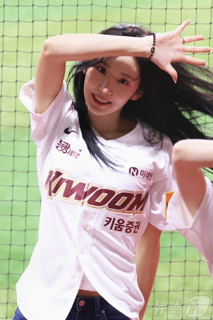 [사진] 미미로즈 예원, 키움 히어로즈 승리를 부탁해요